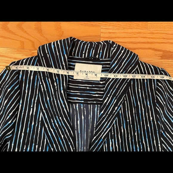 Worn Once/Aritzia Babaton Kahlo Robe Mid Size XS - Picture 2 of 5